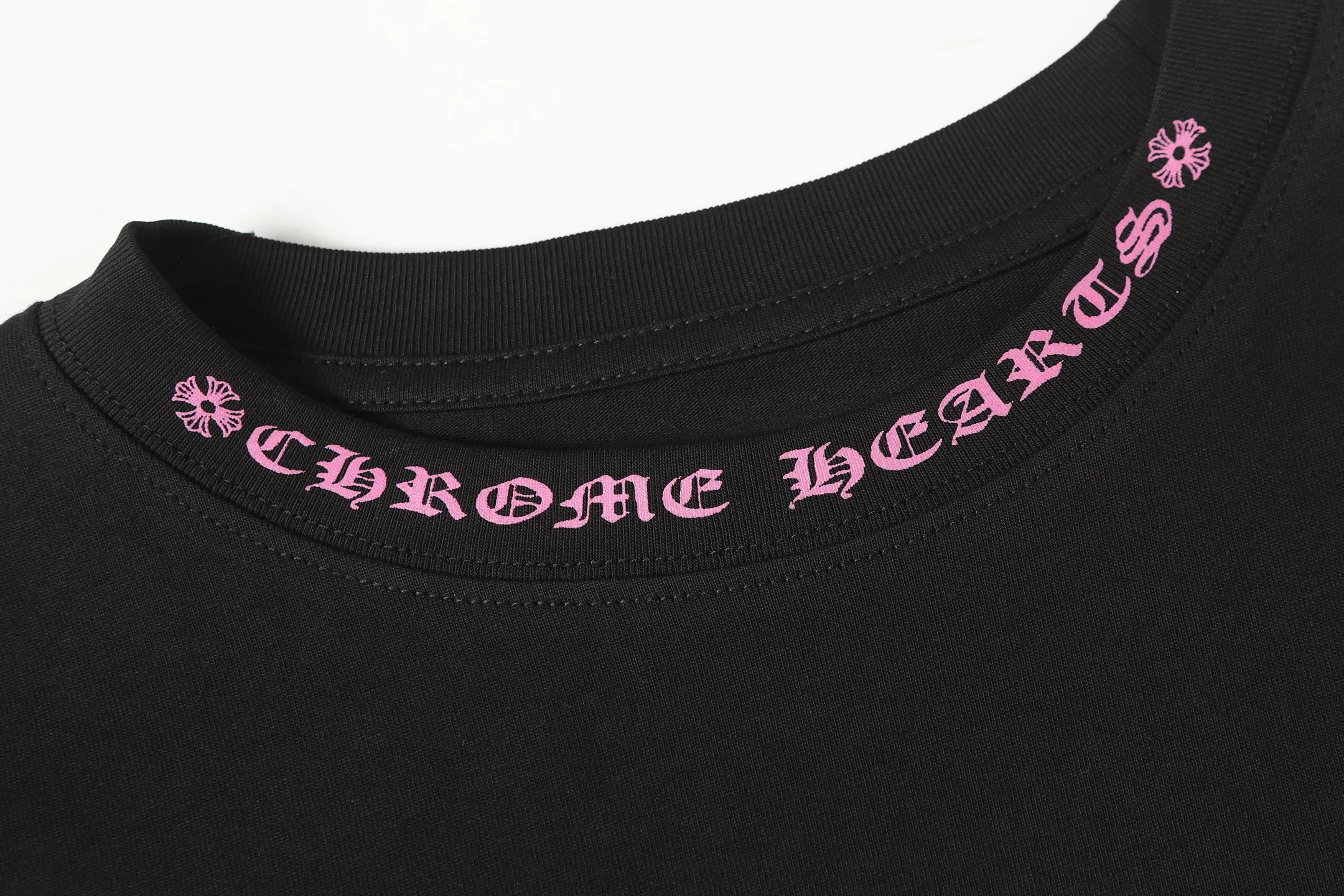 P160 Cross-border model, please do not place an order if you pursue perfection -Chrome Hearts/Chrome Hearts 23ss Sanskrit printed popular long-sleeved T-shirt -High weight, high density and high quality. The wool is soft, delicate and skin-friendly. It feels soft and silky. It has excellent warmth and skin-friendly properties. -Customized weaving and dyeing, no color difference. No matter the fabric or workmanship details, it beats the ordinary version on the market. -Colour: black -Size: S M L XL